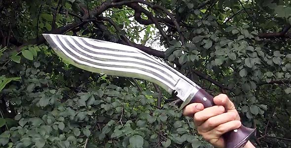 Кукри, легендарнные ножи - оружие непальских войнов для русских лесов