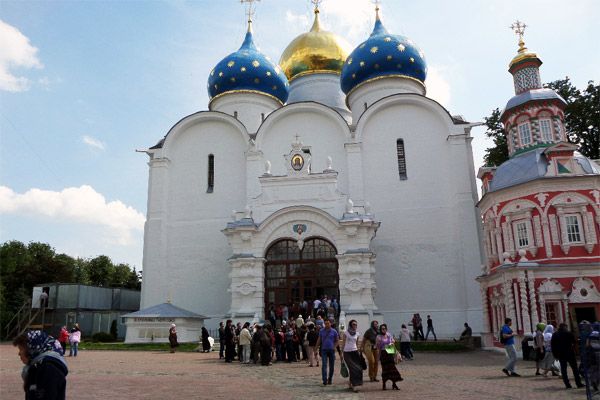 успенский собор и надкладезная часовня