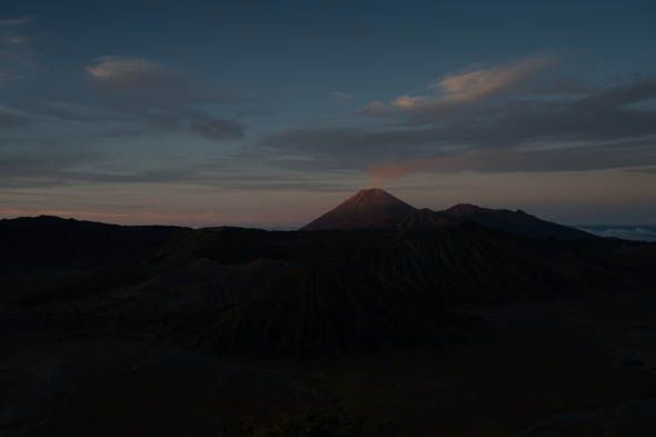 закат вулкан баток