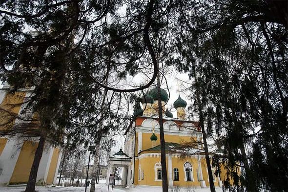 святые стены спасо преображенского собора углича