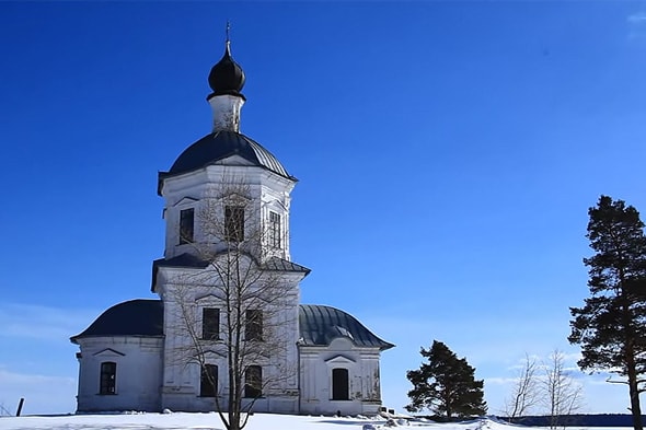 крестовоздвиженская церковь на мысу острова столобный