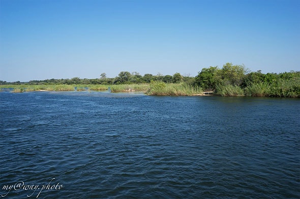 водная гладь окаванго