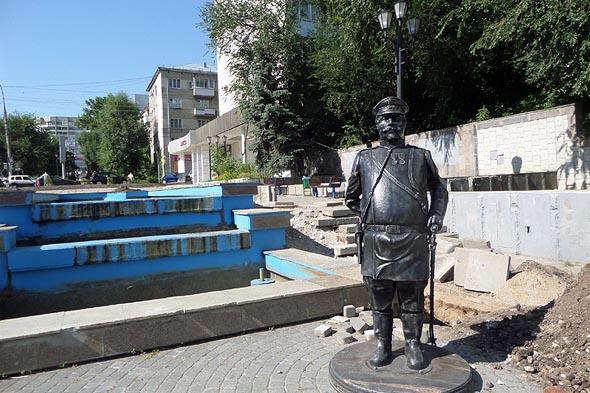 памятник городовому в саратове