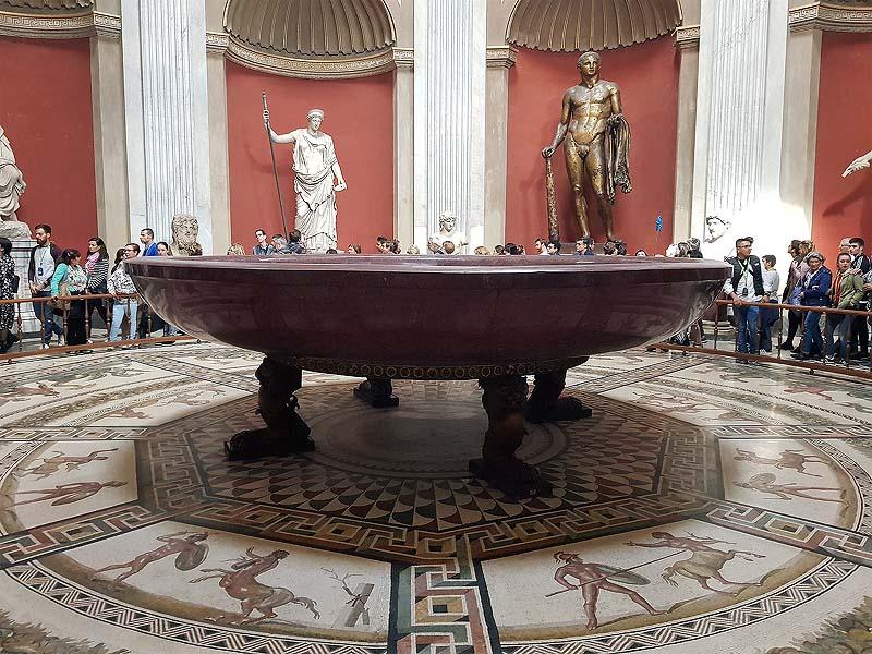 порфировая чаша ванна нерона музеи ватикана