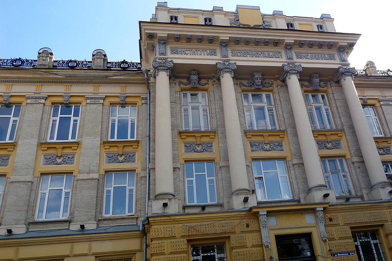 здание дворцового вида корпус саратовского государственного медицинского университета