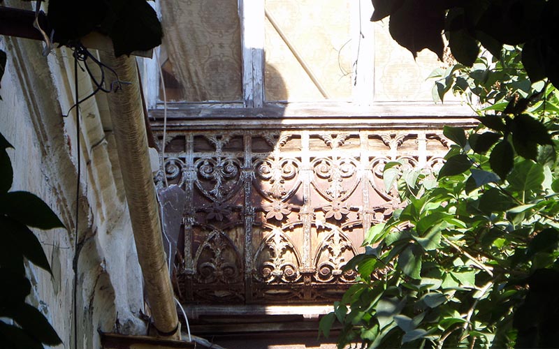 тот же балкон с другого бока усадьба тюльпиных саратов