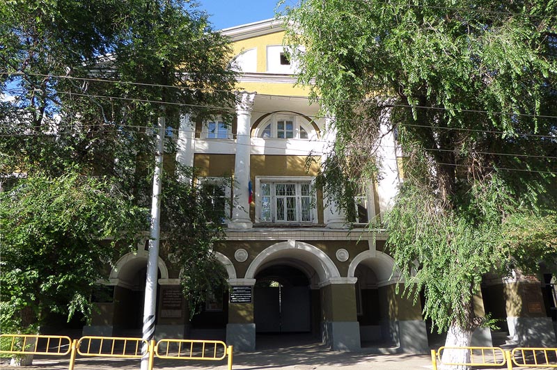 здание саратовской духовной семинарии во времена чернышевского