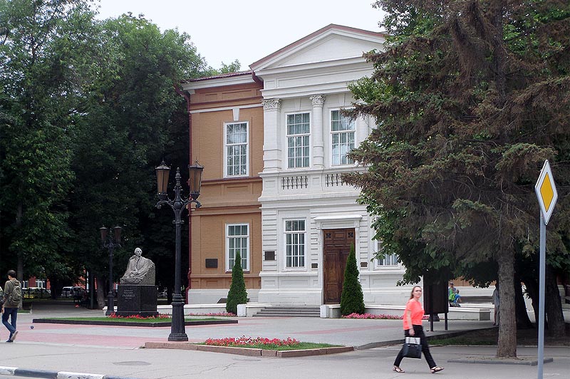 здание радищевского музея саратова